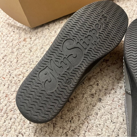 NEW IN BOX My Pillow My Slippers Women’s Slip Ons - Picture 7 of 10